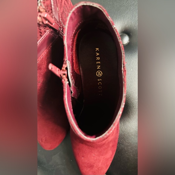 Karen Scott Cahleb Dress Contemporary Style Booties Wine Color 9 M - Picture 7 of 9